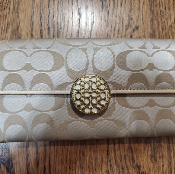 Coach Purse with Wallet - Picture 3 of 4
